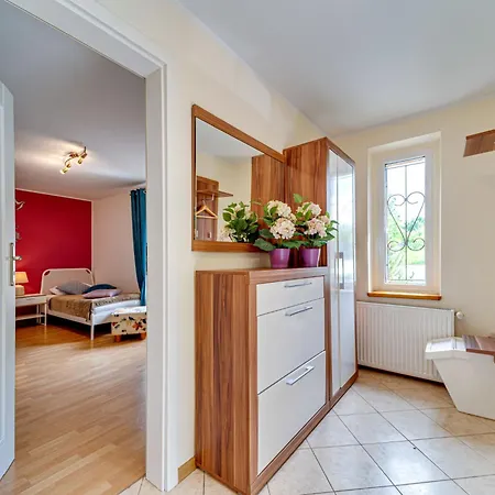 Apartmán W Starym Sadzie By Interhome Vratislav