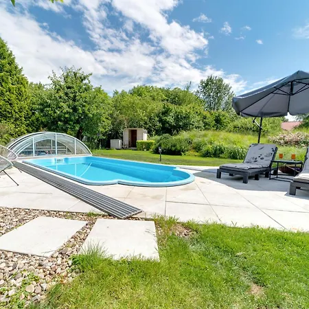 W Starym Sadzie By Interhome * Vratislav