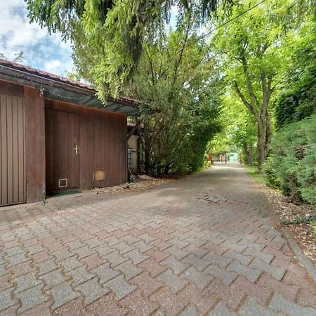 W Starym Sadzie By Interhome * Вроцлав