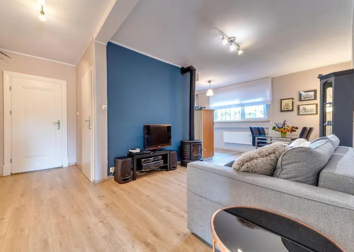 公寓 W Starym Sadzie By Interhome