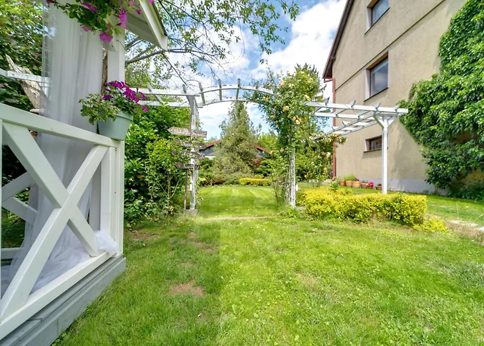 公寓 W Starym Sadzie By Interhome