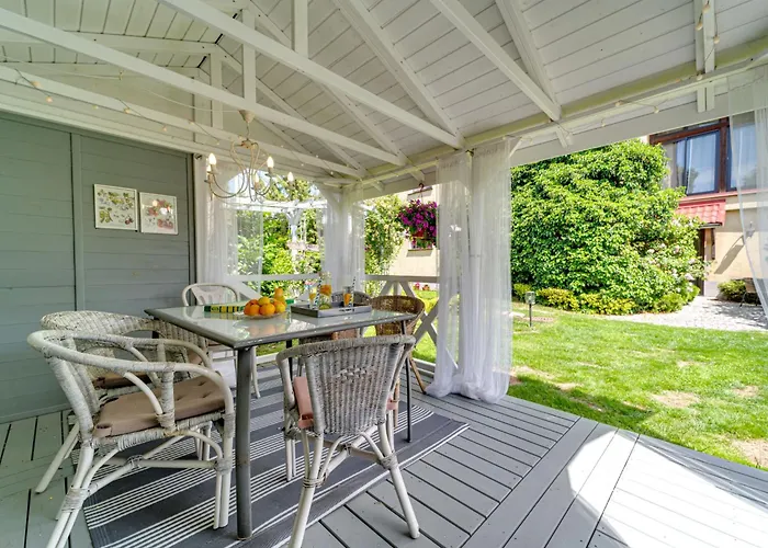 公寓 W Starym Sadzie By Interhome