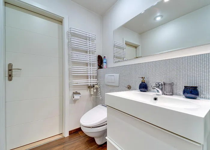 公寓 W Starym Sadzie By Interhome